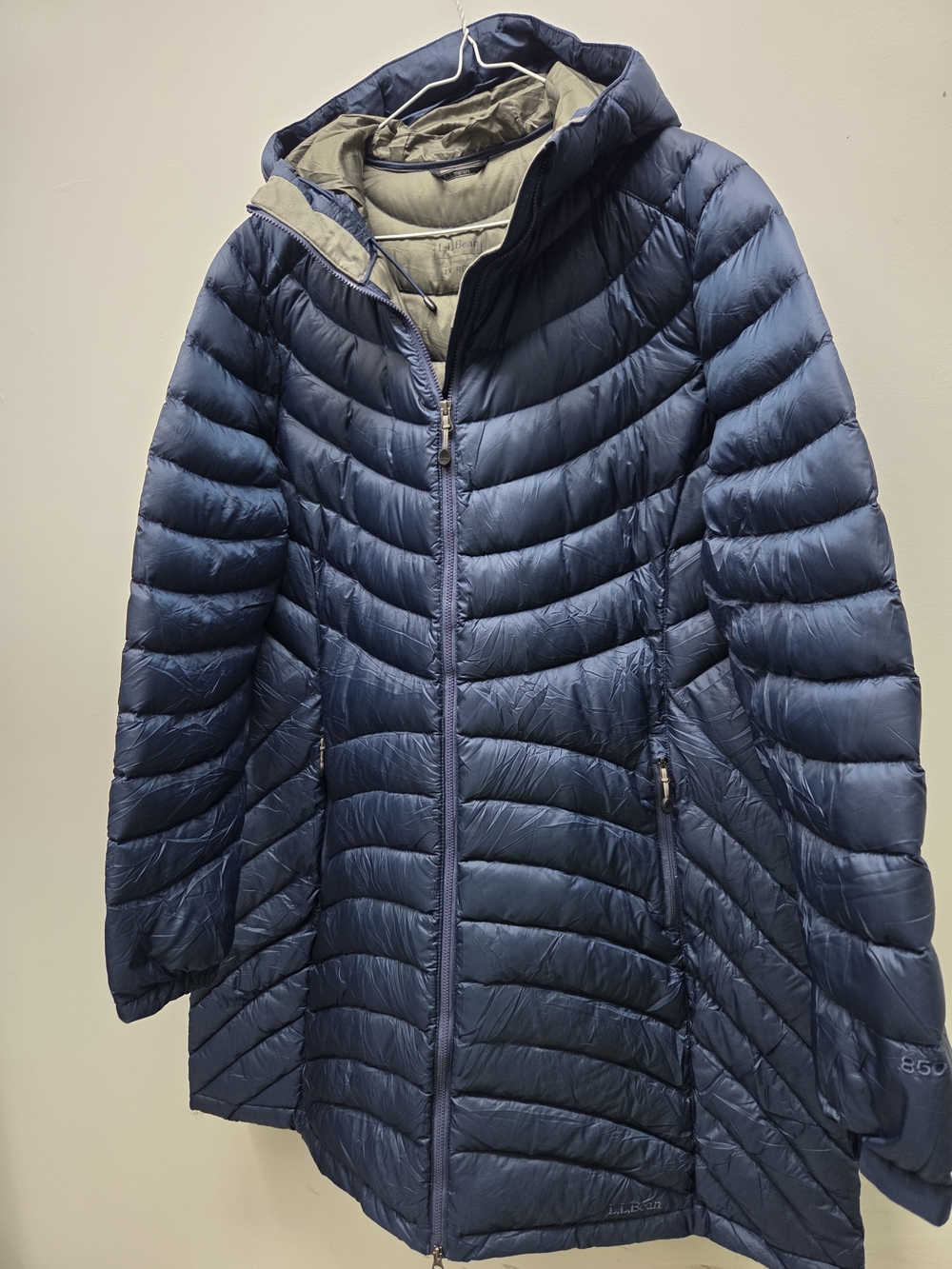 L.L. Bean Ultralight 850 Down Hooded Coat Three Quarter Length Blue Sz. 1X - Picture 9 of 10